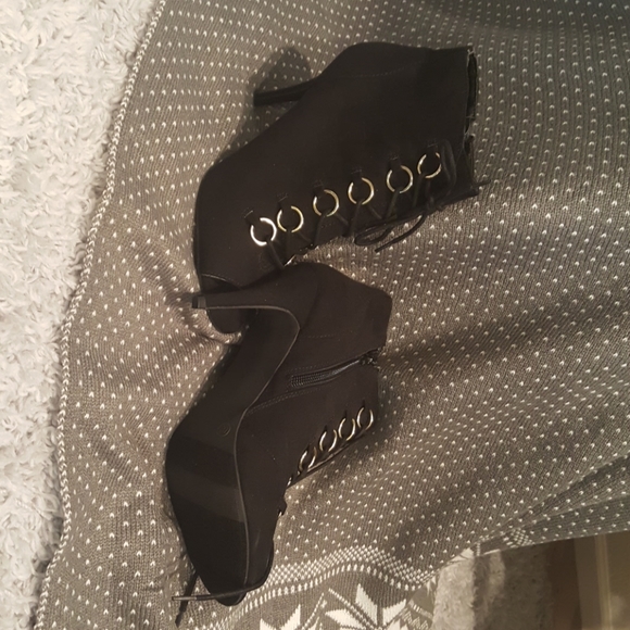 Candies booties - Picture 2 of 2